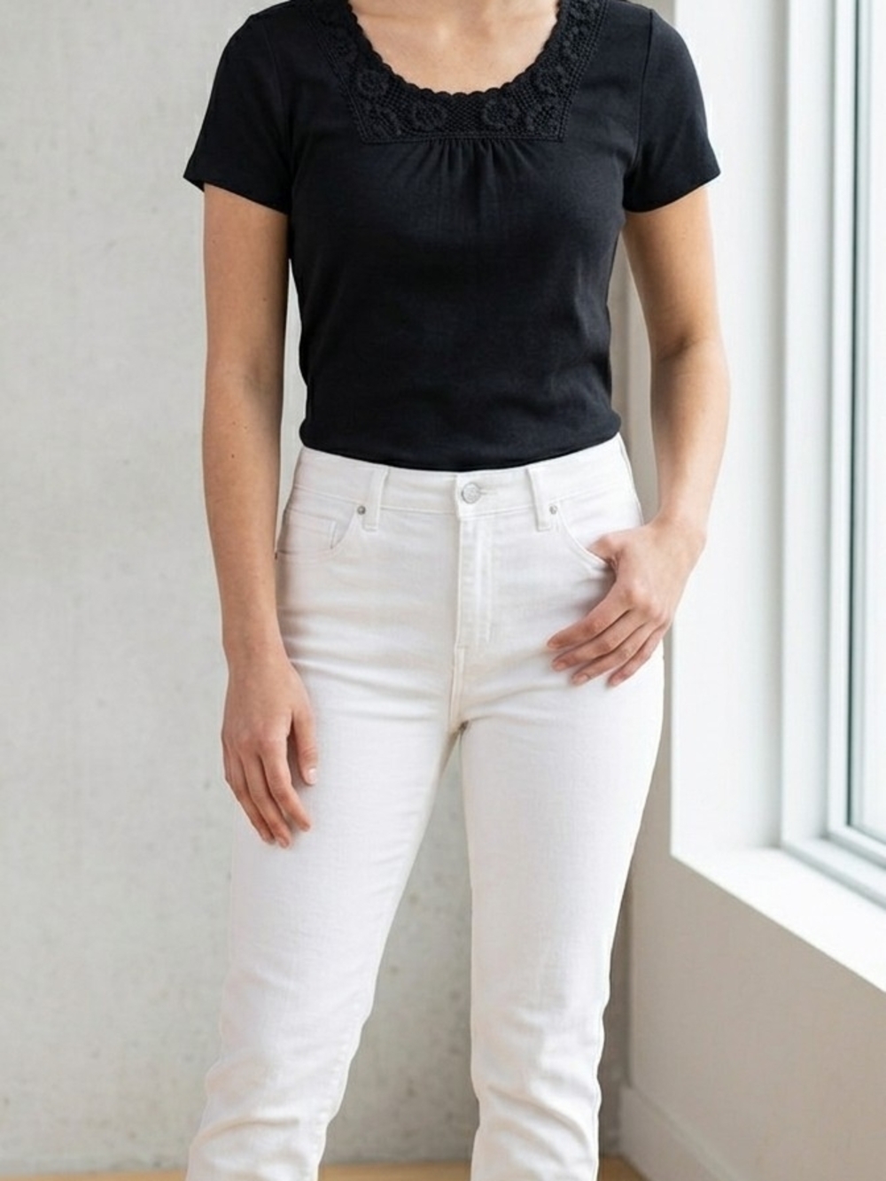 croft & barrow Black Blouse with lace Neck detailing WS 108